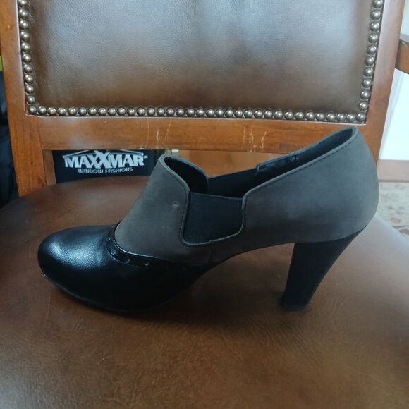 Leather ankle boots. New and Unworn. - Picture 2 of 7